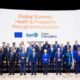 Svetoví lídri sa zišli na Globálnom samite v Bruseli a prisľúbili viac ako 9 mil...