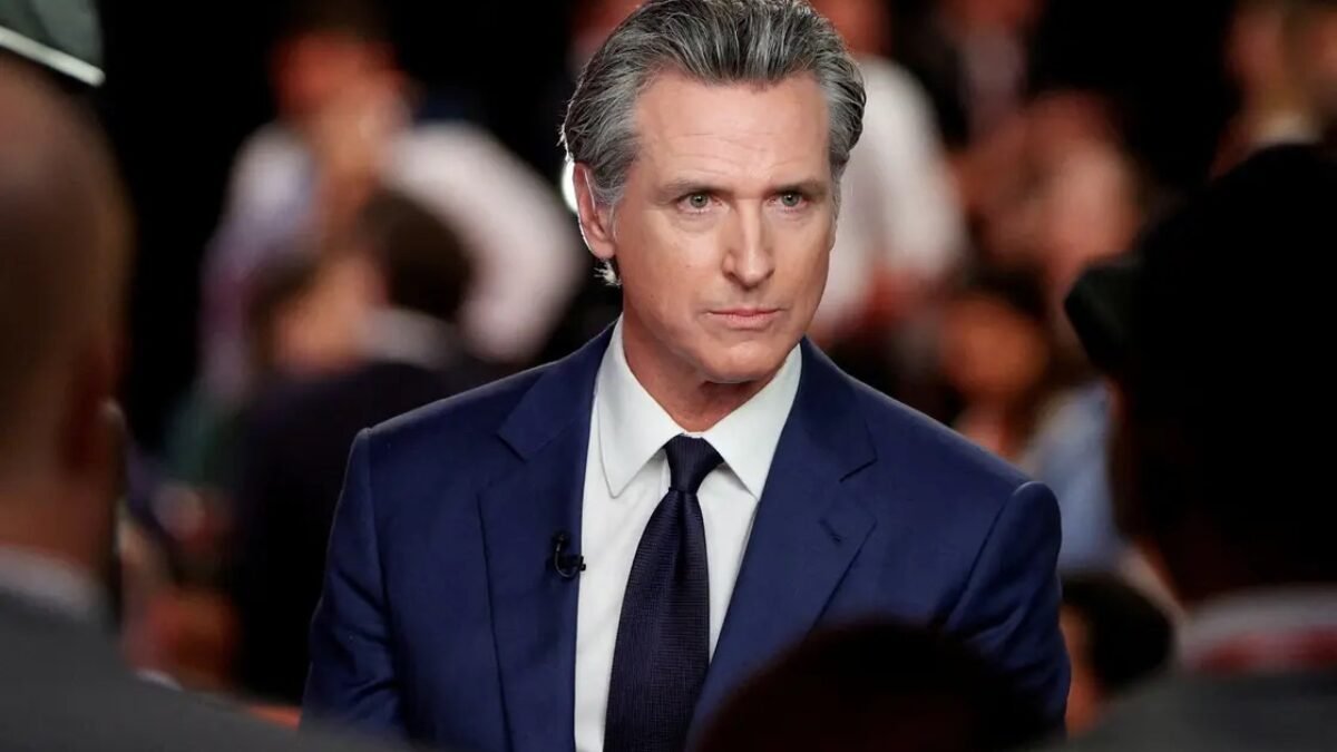 Gavin Newsom a jeho manželka dostali viac ako 700 000 dolárov od najväčšej kalifornskej verejnoprospešnej spoločnosti PG&E
