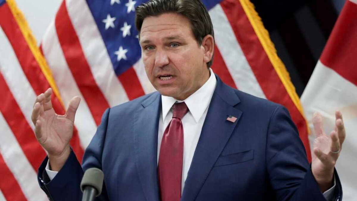Guvernér Floridy Ron DeSantis podpísal nový zákon zakazujúci geoinžinierstvo a modifikáciu počasia na oblohe nad štátom