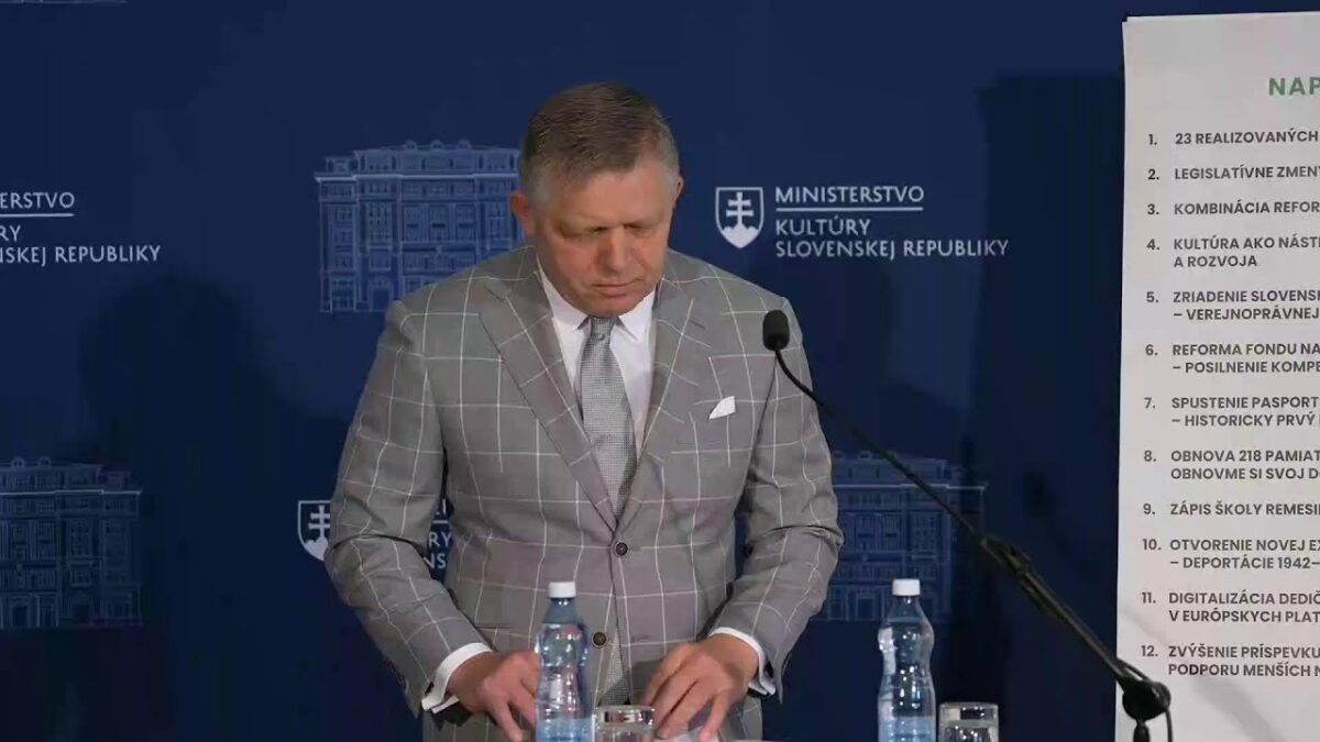 TK predsedu vlády SR R. Fica a ministerky M. Šimkovičovej po rokovaní na Ministerstve kultúry