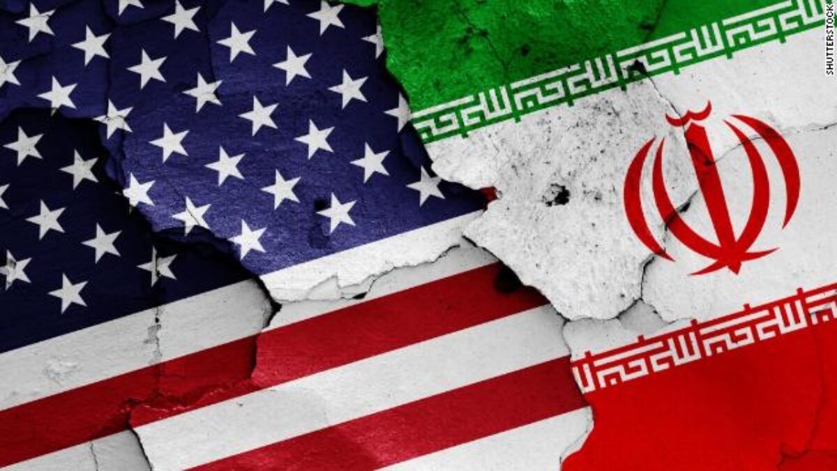 Irán hrozí útokom na americké základne v regióne, ak dôjde k vojenskému konfliktu