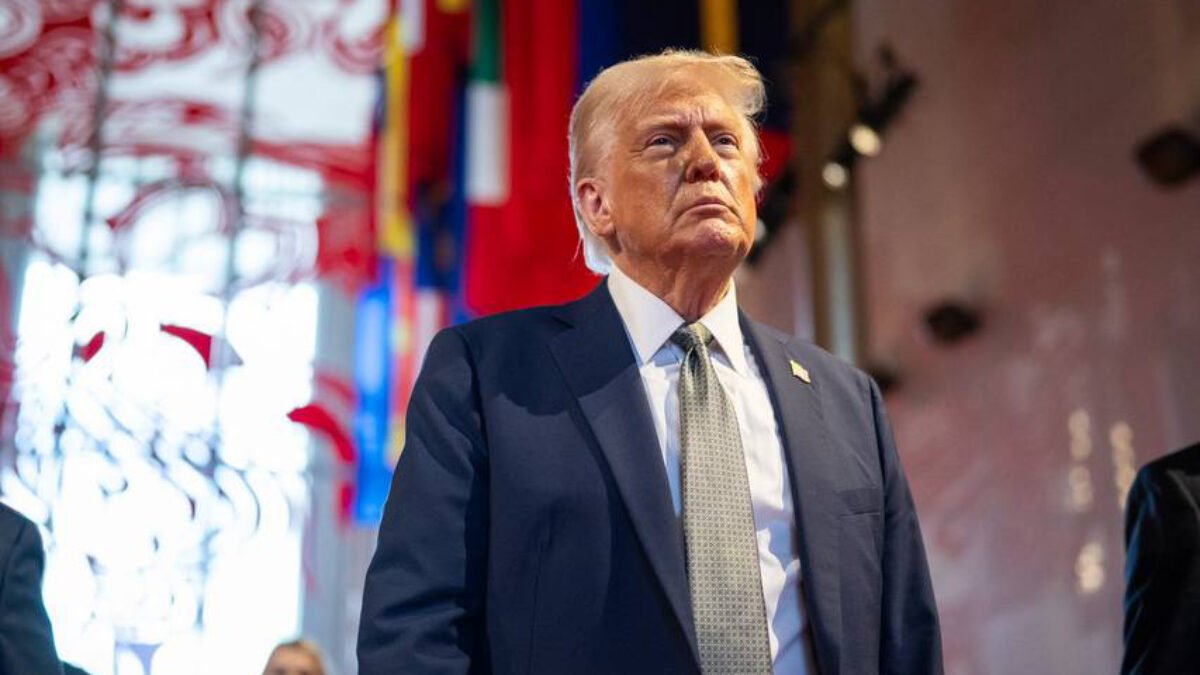 Prezident Donald Trump oznámil, že federálny odvolací súd práve rozhodol, že USA majú právomoc uvaliť clá na zahraničné štáty.