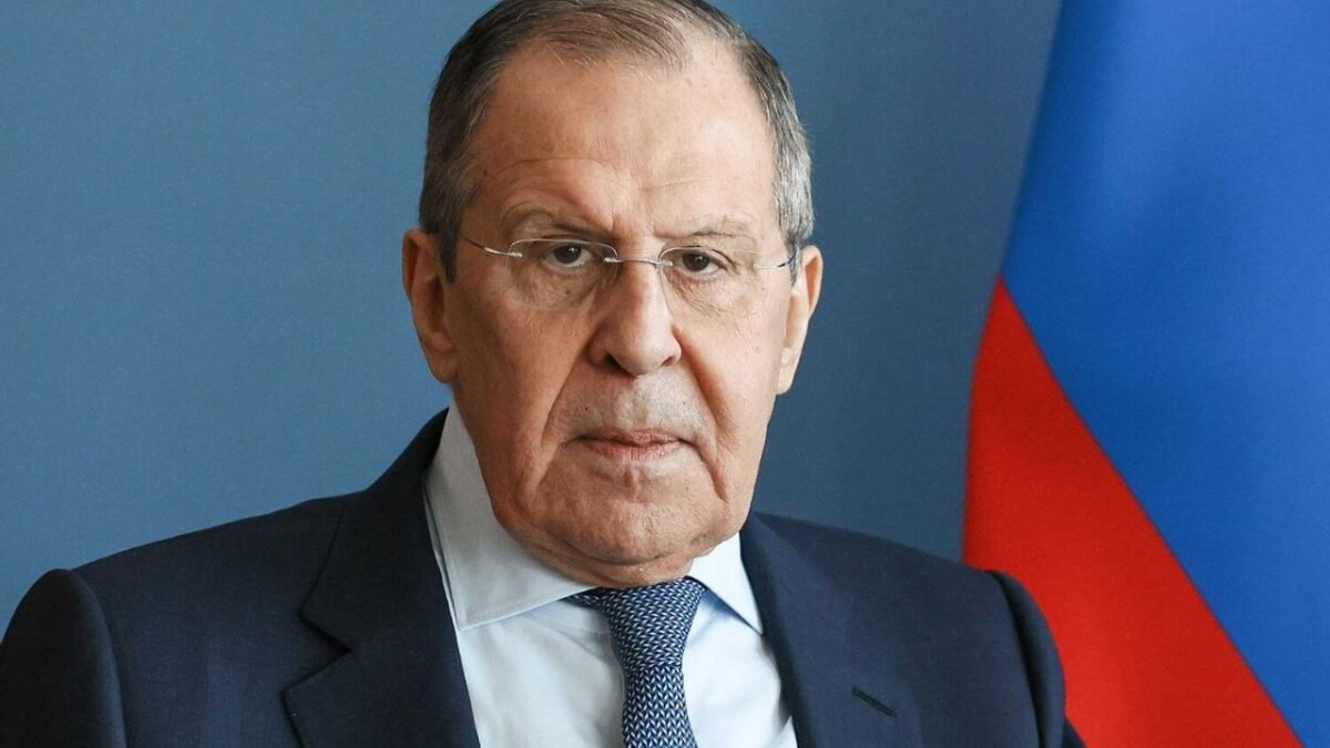 Ruský minister zahraničných vecí Sergej Lavrov vyhlásil, že Spojené kráľovstvo plne podporuje Ukrajinu pri vykonávaní teroristických útokov na ruskom území.