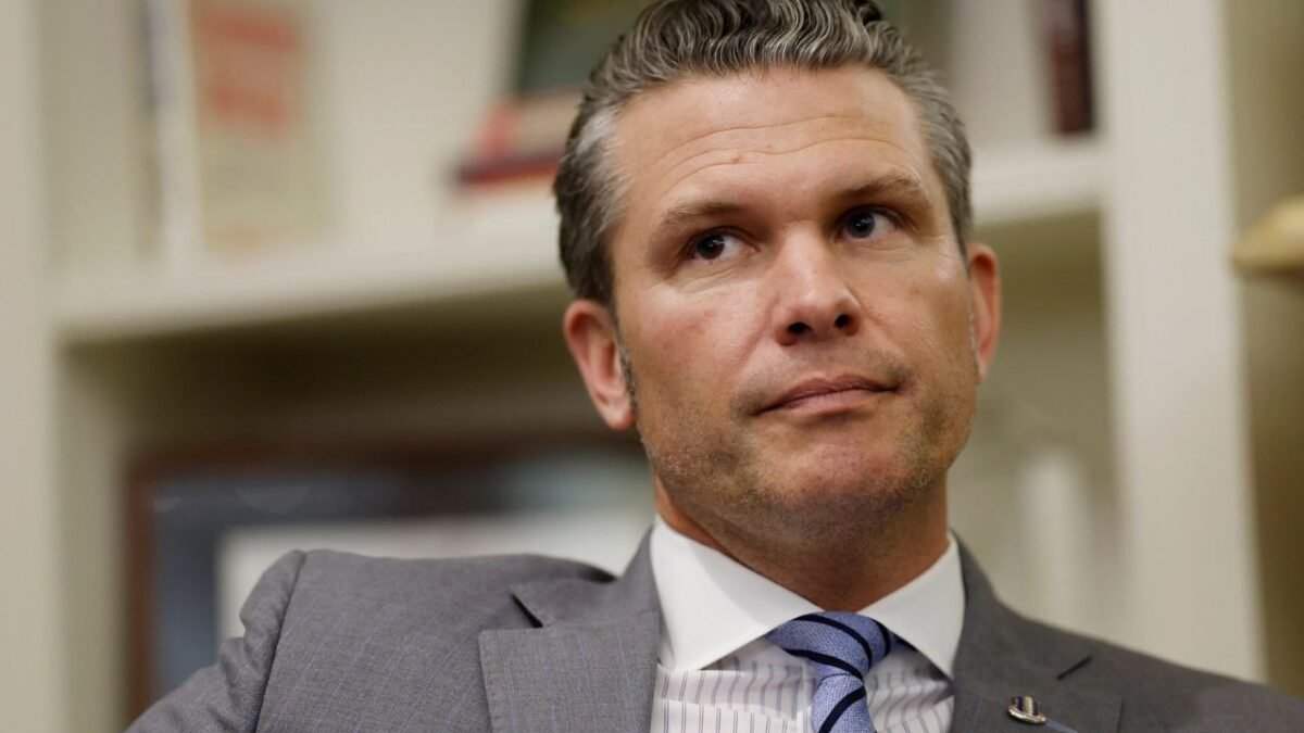 Pete Hegseth povedal, že nikto na Západe, kto volá po ukrajinskom víťazstve, v skutočnosti nemá plán, ako ho dosiahnuť.