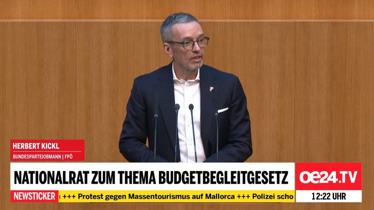 Herbert Kickl: Jednostranná politika, toto vazalstvo NATO, samozrejme stojí majland. v posledných rokoch priamo či nepriamo prúdili do Ukrajiny miliardy peňazí daňových poplatníkov z Rakúska, čím sa predlžuje nezmyselná vojna