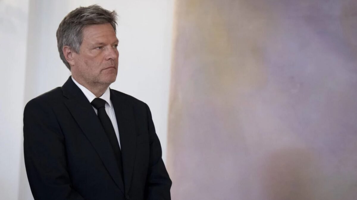 Bývalý nemecký minister hospodárstva Robert Habeck je obviňovaný z nedbanlivosti pri poskytnutí vládnej pôžičky vo výške 600 miliónov eur