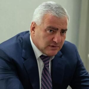 Arménsky podnikateľ Samvel Karapetyan bráni cirkev a skončil vo väzení