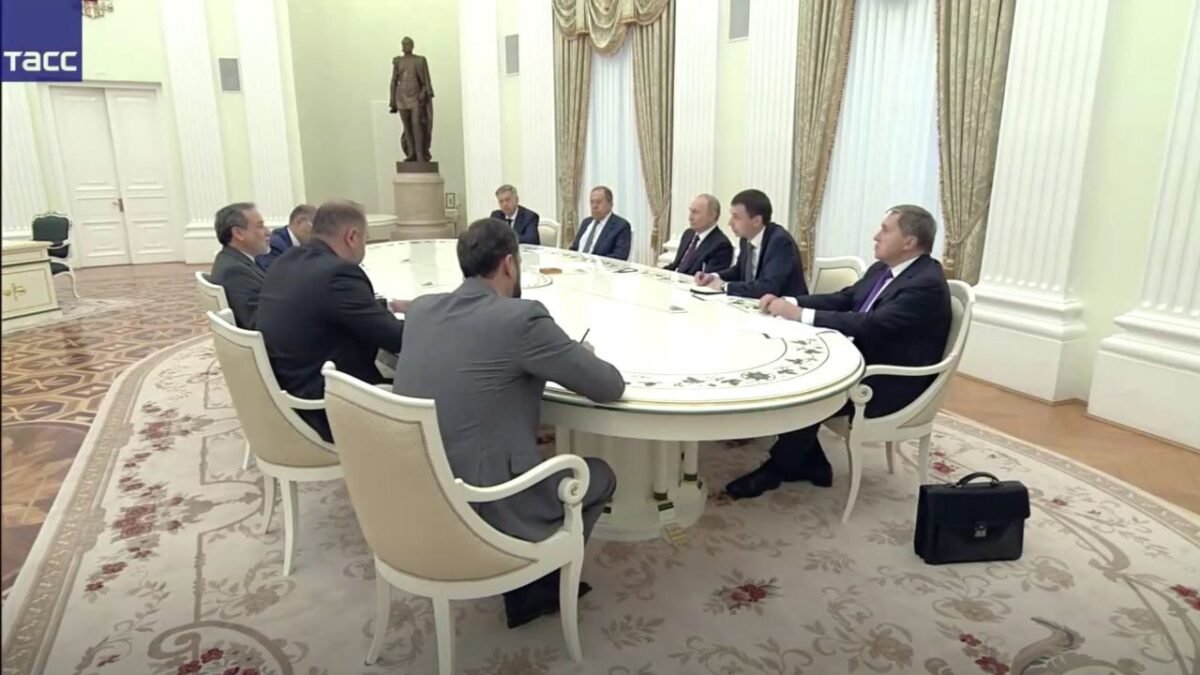Vladimír Putin sa stretáva s iránskym ministrom zahraničných vecí Abbásom Aragčím