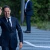 Na summite NATO Rutte vyhlásil, že USA sú „plne oddané článku 5“, čo je klauzula...