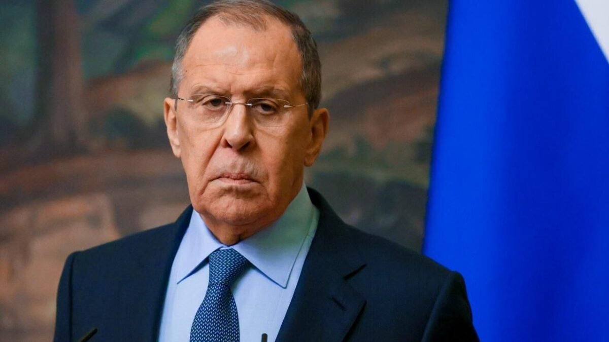 Rusko dúfa, že západné krajiny sa zdržia farebných revolúcií v Srbsku, vyhlásil Sergej Lavrov.
