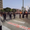Polícia v Los Angeles začína s hromadným zatýkaním demonštrantov proti deportáci...
