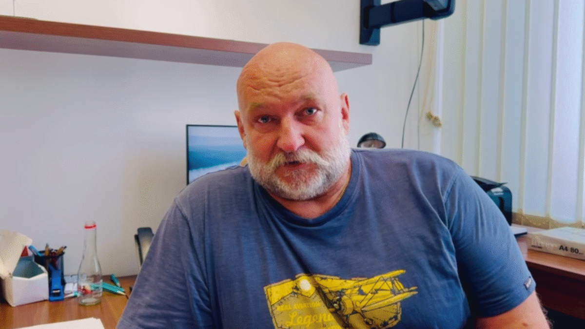 Poslanec NR SR Ivan Ševčík požiadal o mimoriadnu návštevu väznice v bratislavskom Justičnom paláci, kde je vo väzbe Danny Kollár