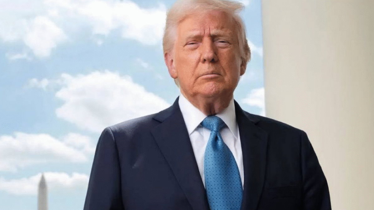 Prezident Trump informoval svojich vysokých poradcov, že schválil plány vojenského úderu proti Iránu, ale konečné schválenie odkladá, aby zistil, či Teherán ustúpi od svojich jadrových ambícií.