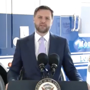 Viceprezident Vance poďakoval námorníkom a príslušníkom orgánov činných v trestn...