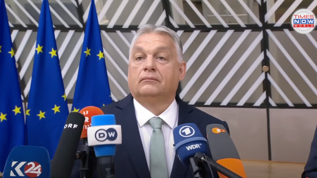 Maďarský premiér Viktor Orbán vo štvrtok počas summitu v Bruseli vyzval na „vzburu“ proti migračnej politike Európskej únie