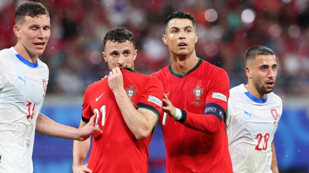 Cristiano Ronaldo a viac: Veľký smútok za futbalovou hviezdou Diogom Jotom.