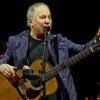 Koncert sa odkladá: Paul Simon potrebuje po operácii chrbta oddych.