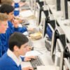 Absolventi informatiky majú najvyššie platové očakávania, od reálnych ponúk sa v...