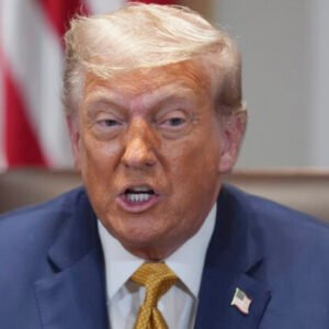 Trump vraj Putinovi v minulosti hrozil zbombardovaním Moskvy, aby ho odradil od ...