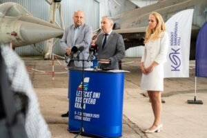 Košický samosprávny kraj a miestny aeroklub sa sporia o letecké dni – FOTO