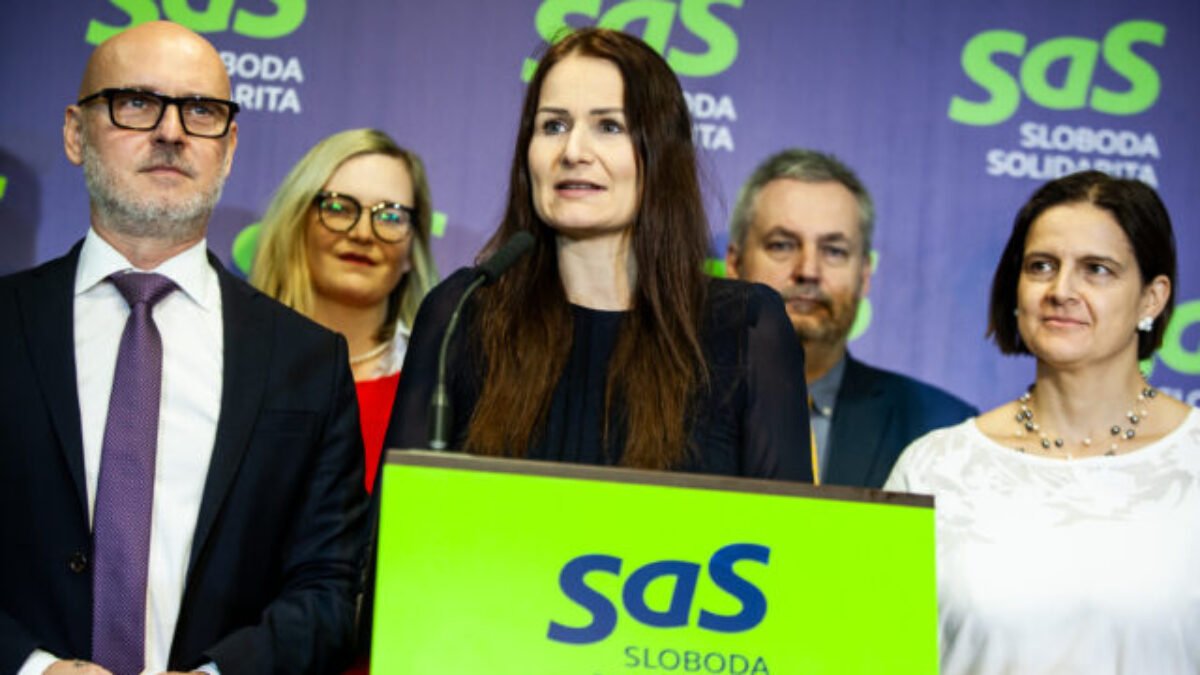 Ministerstvo vnútra dostalo pokutu za preloženie vyšetrovateľa Petra Juhása, upozornila Holečková
