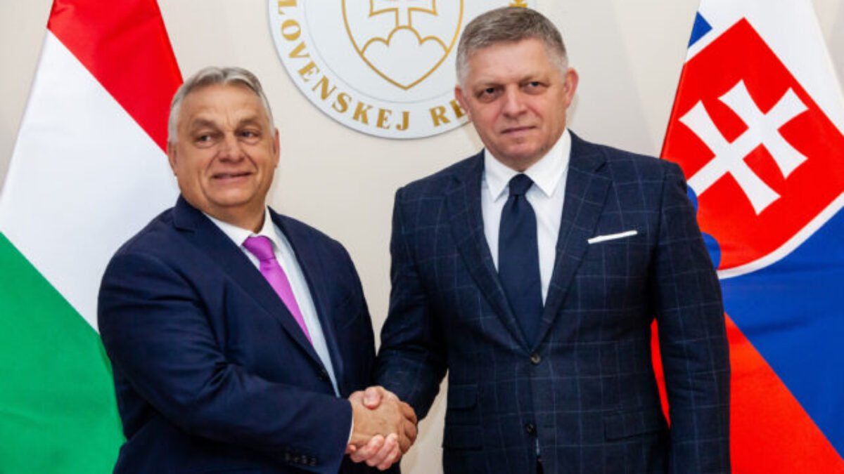 Demokrati obviňujú Fica z prihrávania biznisu Křetinskému a Orbánovi na úkor občanov
