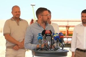 TB po žatevnom výjazde predsedu vlády SR R. Fica a ministra R. Takáča