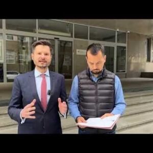 Ani vyhrážky trestným oznámením nás nezastavili: Odovzdávame tisíce podpisov pro...