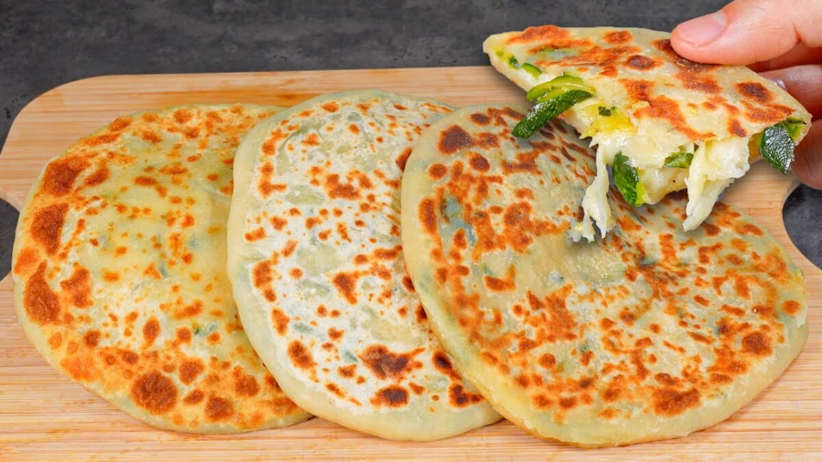 Jednoduchá plnená focaccia! Žiadna rúra, žiadne droždie, žiadne vajcia!