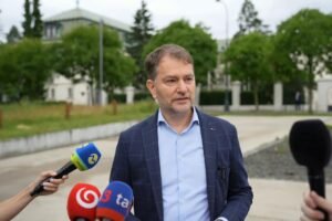 NAŽIVO: Aktuálna politická situácia a reakcia na Roberta Fica