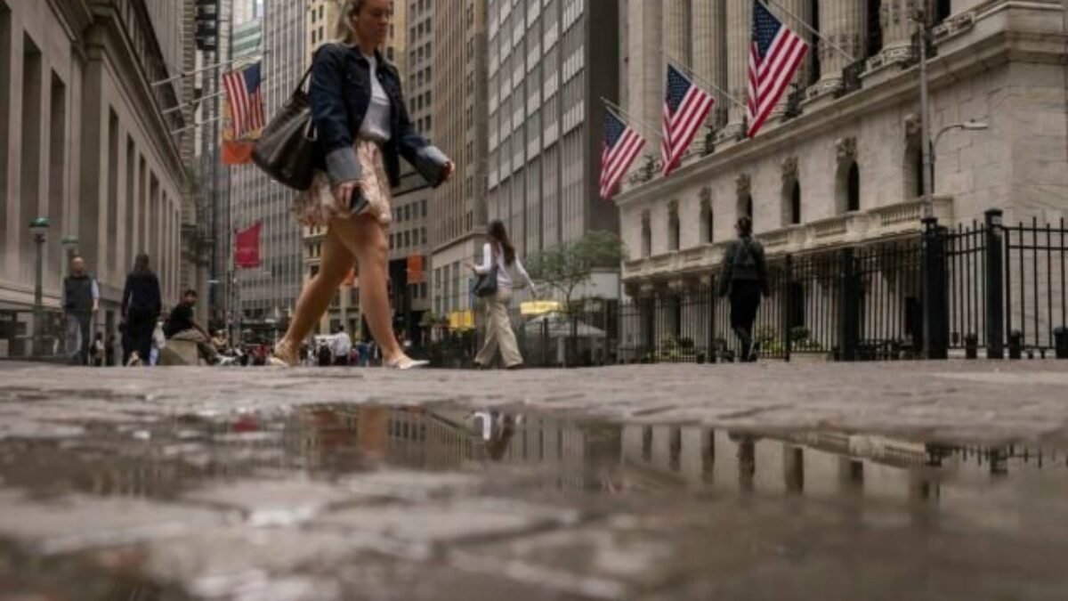 Pfizer Inc. (NYSE: PFE) Predikcia a prognóza cien 2025-2030 (júl 2025)