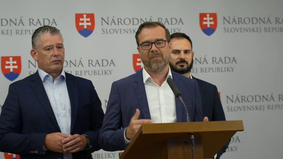 Poplatky v zdravotníctve pribúdajú a ministerstvo pripravuje realitný biznis