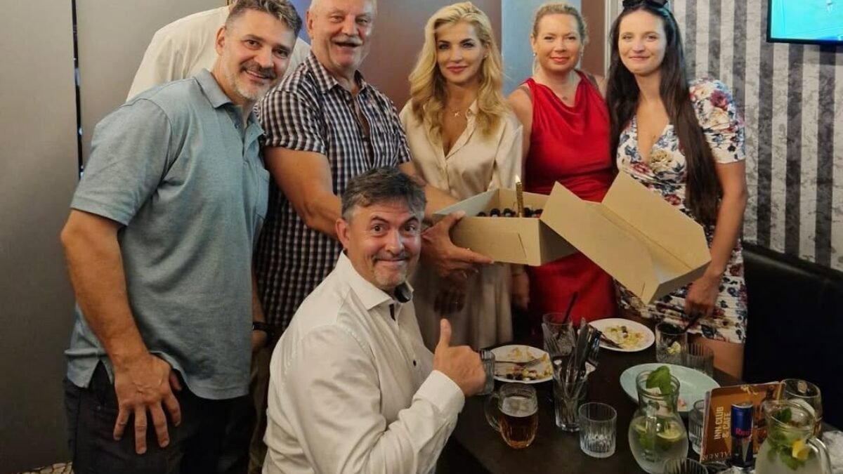 Martina Šimkovičová: S hlbokým zarmútkom som dnes prijala správu o nečakanom úmrtí nášho spolupracovníka a kamaráta Jozefa