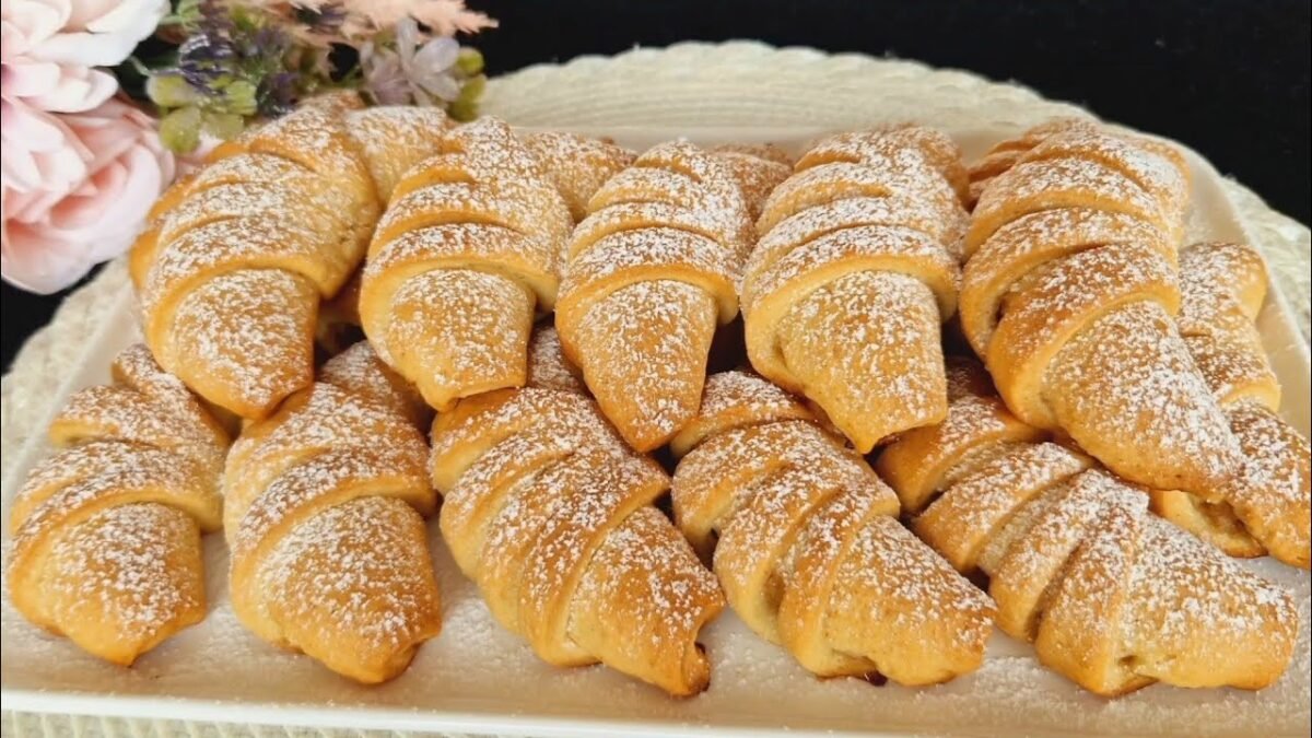 Vezmi 2 jablká a 1 vajce priprav tento známy koláč, ktorý všetkých dostane do extázy.