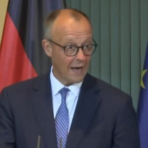 Merz varuje: Zelené predpisy EÚ pre automobily by mohli ochromiť európsky automo...