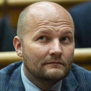 Exminister Naď vypovedal na polícii pre darovanú miníciu Ukrajine.