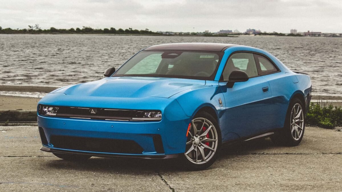 Dodge odošlú nabíjačku EV do opravy, pretože nie je podľa zákona dostatočne hlučná.