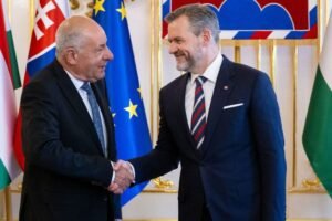 Peter Pellegrini sa stretol s prezidentom Maďarska.