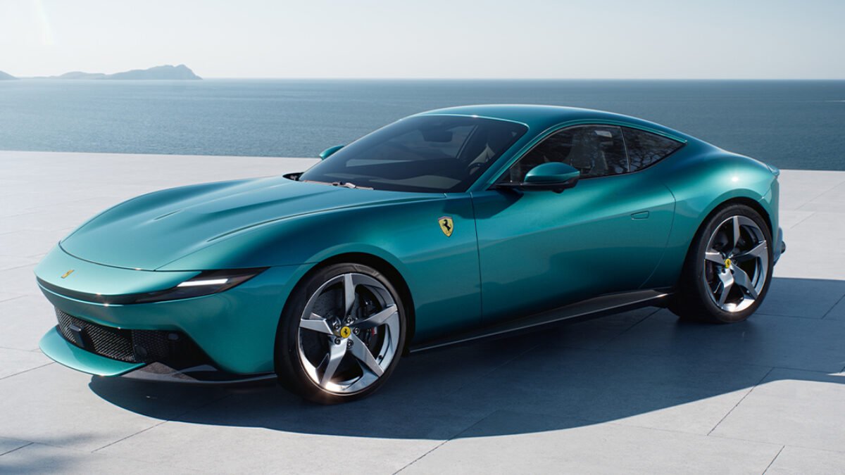 Ferrari Amalfi 2027 má výkon 631 koní a vracia kultový červený štartovací gombík.