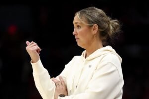 Detaily o predĺžení zmluvy Kim Caldwell: Trénerka ženského basketbalového tímu T...
