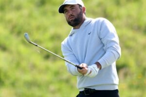 Open Championship 2025: Scottie Scheffler osamoteným lídrom po piatku v Royal Po...