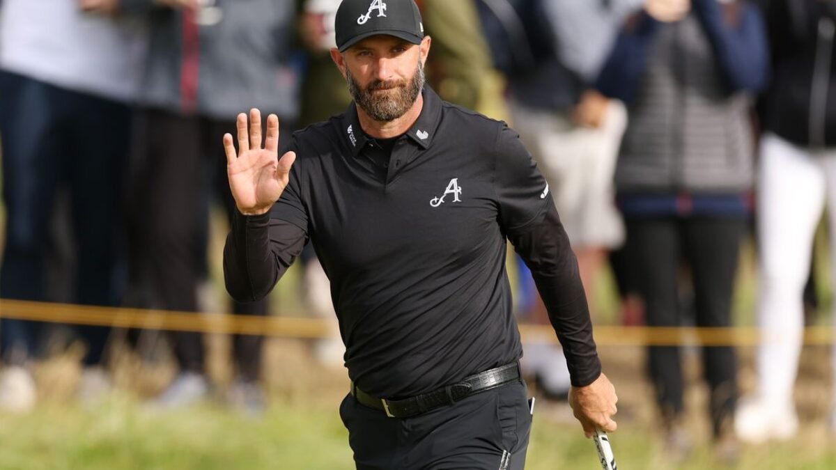 Open Championship 2025: Dustin Johnson s úžasným birdiem na 18. jamke v piatok.