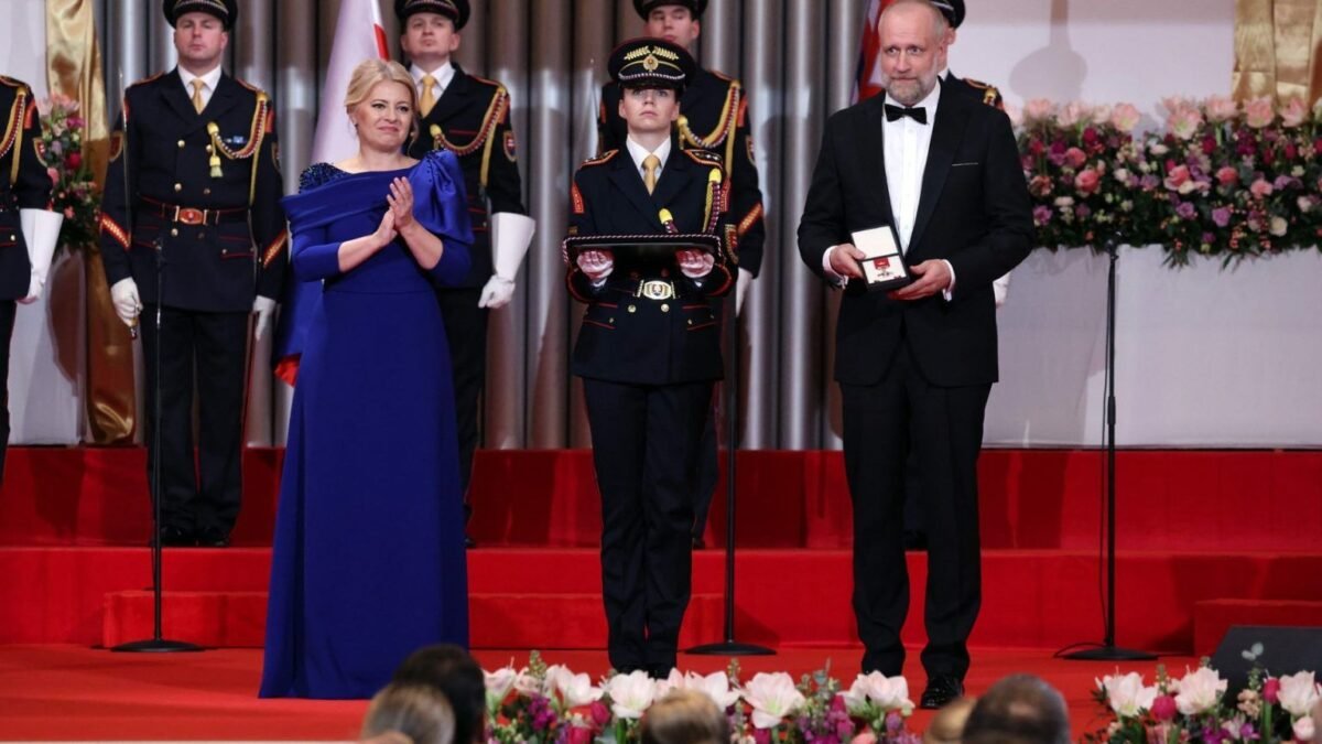 BOL KAROL DUCHOŇ NORMALIZAČNÝ UMELEC?