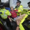 Britská polícia zadržala na propalestínskom proteste vyše sto ľudí