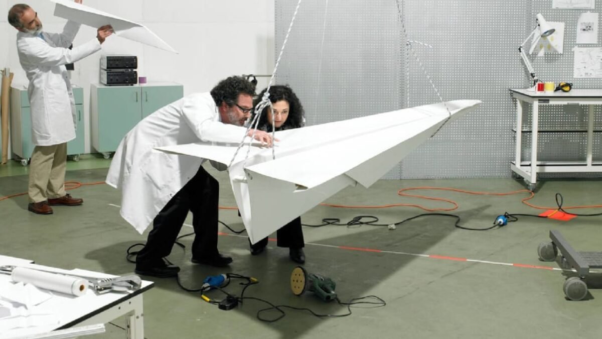 Budeme z ISS hádzať papierové lastovičky? Origami môže byť riešením vesmírneho problému