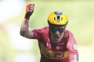 Nór Jonas Abrahamsen zvíťazil v 11. etape Tour de France.