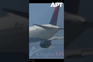 Delta 767 núdzovo pristála v Los Angeles po poruche motora počas letu.