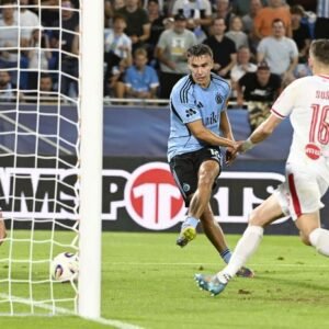 Eufória na Tehelnom poli, rekordný zápis belasých. Slovan zničil Mostar. Weiss: ...