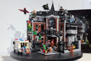 Exkluzívne: Oficiálna stavebnica Lego Batman Arkham Asylum ohromuje detailmi a 1...