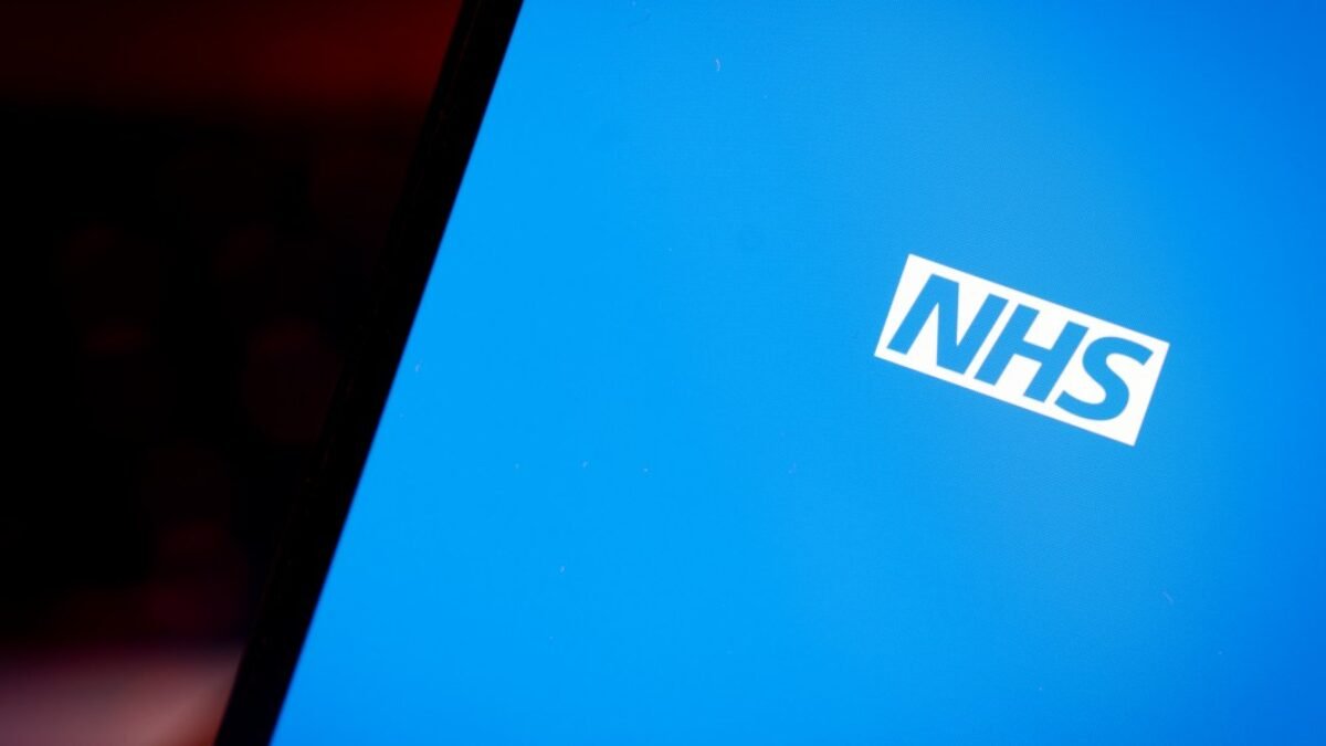 Nástroj umelej inteligencie britského zdravotníctva vygeneroval pre pacienta súbor falošných diagnóz.